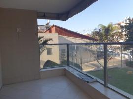 Хотел снимка: Large 4 bedroom apartement in central rehovot.