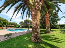 Hotelfotos: Casa Rustica con piscina en Girona