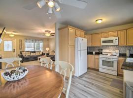 Фотография гостиницы: Charming Somers Point House with Private Pool!