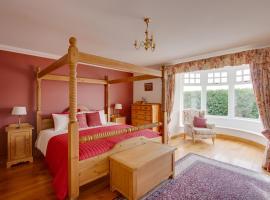 A picture of the hotel: Home Farm B&B - Poppy Room