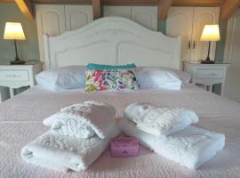 Margarita's Attic-The Suite Loft, ξενοδοχείο στην Σπαρτιά