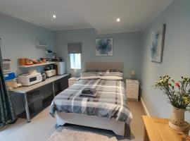 Santi Bhavana Bed & Breakfast, Hotel in Westbury