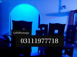 รูปภาพของโรงแรม: Gulshan Guest House Karachi