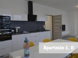 होटल की एक तस्वीर: Apartmány U koupaliště