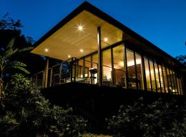 A picture of the hotel: Glass On Glasshouse