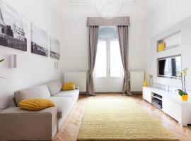 Hotel Photo: BpR Sophisticated Astoria Suite with Balcony