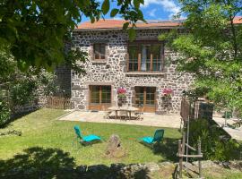 Hotel Foto: Gîte Saint-Christophe-sur-Dolaison, 4 pièces, 8 personnes - FR-1-582-284