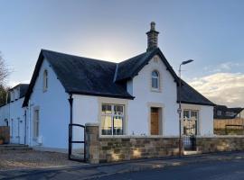 Hotel kuvat: ISLAY House,Comfortable Home with private garden, Pencaitland, East Lothian, Scotland