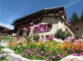 La Baïta Du Loup, hotel en Saint-Véran