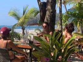 Beach Front Bahia, ξενοδοχείο σε Sámara