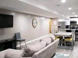 Foto do Hotel: Comfy and cozy private basement