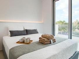 Hotel Photo: Phaedrus Living - Seaside Executive Flat Harbour 101