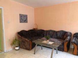 Foto do Hotel: Spacious beautiful apartment - prime location