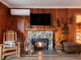 Koi Story Cabin on the Lake - Waterfront, near Bike Trail