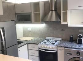 호텔 사진: Hermoso departamento 2 amb.Zona pinos de anchorena