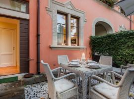 Zdjęcie hotelu: Casa Vera, exquisite 2 bedrooms 2 baths apartment with garden, A/C, close to Parking