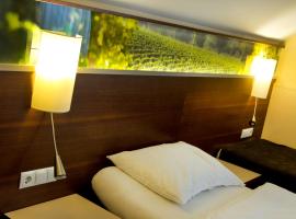 Hotel Foto: Stacher Wein und Bett