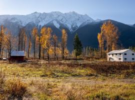 Hotel Photo: Pemberton Farmhouse by Outpost