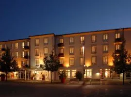 Hotel Garni Lindacher Hof, hotel v mestu Burghausen