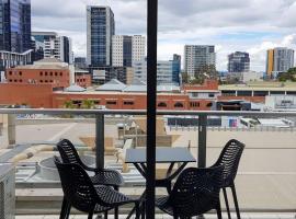 Hotel Photo: CityViews @ North Terrace * Events Central *