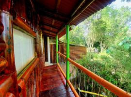 Family Cabin With River View, hotel in Risaralda