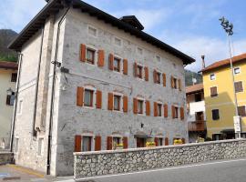 Hotel kuvat: Apartment Albergo Diffuso - Cjasa Fantin by Interhome