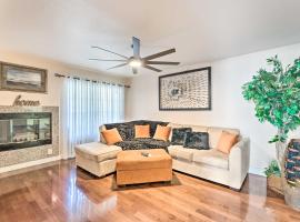 Seasonal Pool and Spa Las Vegas Pad, 11 Mi to Strip，拉斯維加斯的飯店