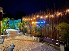 Hotel Foto: Palapa House - Private rooftop garden, Jacuzzi bar