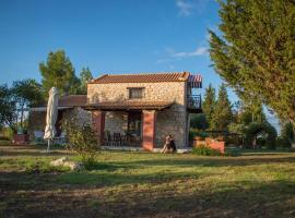 Hotel Photo: La Famille Merkati - Maison Antonis