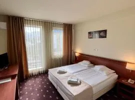 Hotel Seven