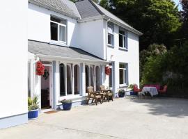 Hotel Photo: Fitzgerald's Farmhouse Accommodation V94 YY47