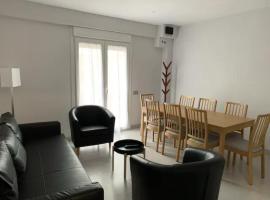 酒店照片: RentalSevilla Moderno apartamento en Triana de 95m2