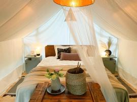 A picture of the hotel: Vintage tent at the Lovsin Estate