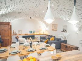 Maison de village - Les Voûtes Blanches - Serre Chevalier 1350, Hotel in Saint-Chaffrey