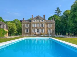 Hotel Foto: Lovely Home In St Michel D,chavaignes With Outdoor Swimming Pool