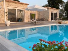 Hotel fotoğraf: Stunning 3 Bed sea view Villa - Paxos - Greece