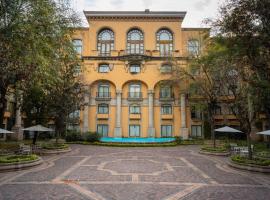 蒙特雷卡米奥真实酒店，位于蒙特雷的酒店