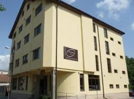 Hotel Davos – hotel w mieście Deva