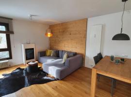 Bungalow mit Terrasse im alpinen Stil, Hotel in Schliersee