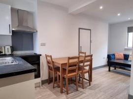 Ξενοδοχείο φωτογραφία: 2 BED 2 BATH & FREE PARKING - 10 MINS TO MADEJSKI STADIUM