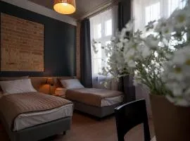 Qbatura Cafe & Hotel