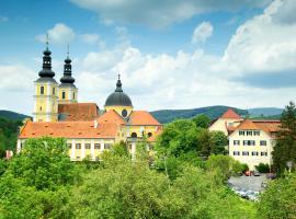 ホテル写真: Hotel Pfeifer zum Kirchenwirt