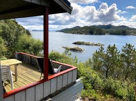 ホテル写真: Bergen/Sotra:Waterfront cabin(s).Boat.Fish.Jacuzzi