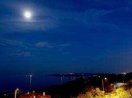 Ellinis Hotel - Sea View and Free Parking, hotel di Varna City