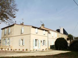 Hotelfotos: Maison de 2 chambres avec jardin clos et wifi a Allas Bocage