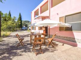 Hotel Photo: Beautiful Home In Sarroch With 4 Bedrooms