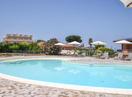 Hotel Photo: Lovely Apartment In Zambrone With House Sea View