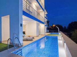 Hotel fotografie: Nice Apartment In Smokvica Krmpotska With Outdoor Swimming Pool