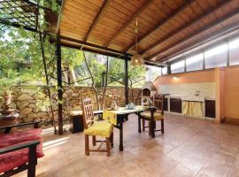 Hotel Foto: 2 Bedroom Amazing Home In Cornino tp