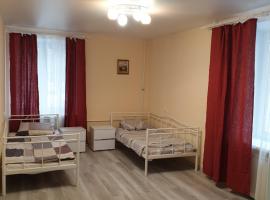 A picture of the hotel: Shturmanskaya 22 apartment